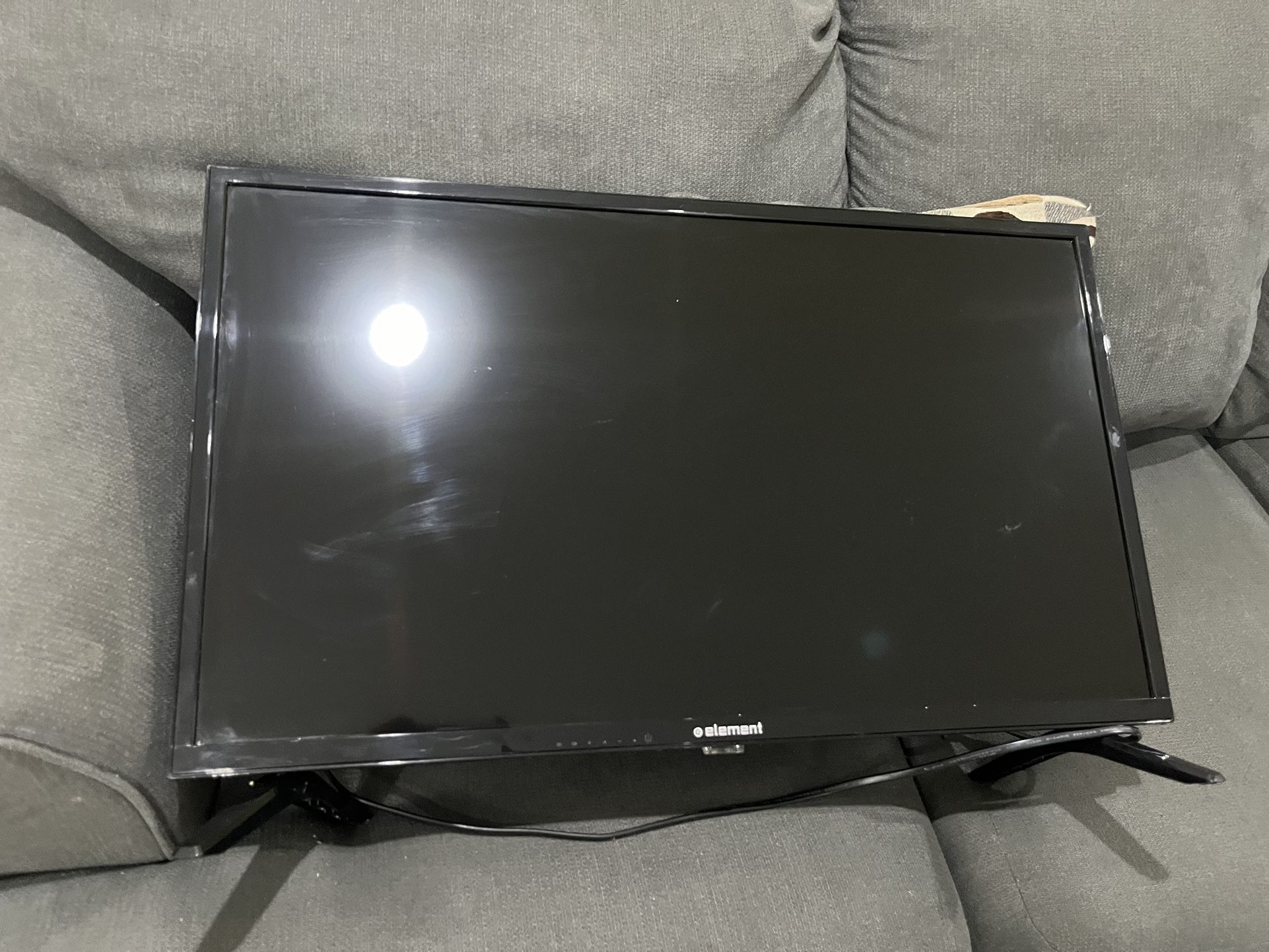 Small 27in TV