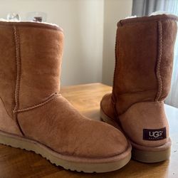 UGG Women’s Classic Short
