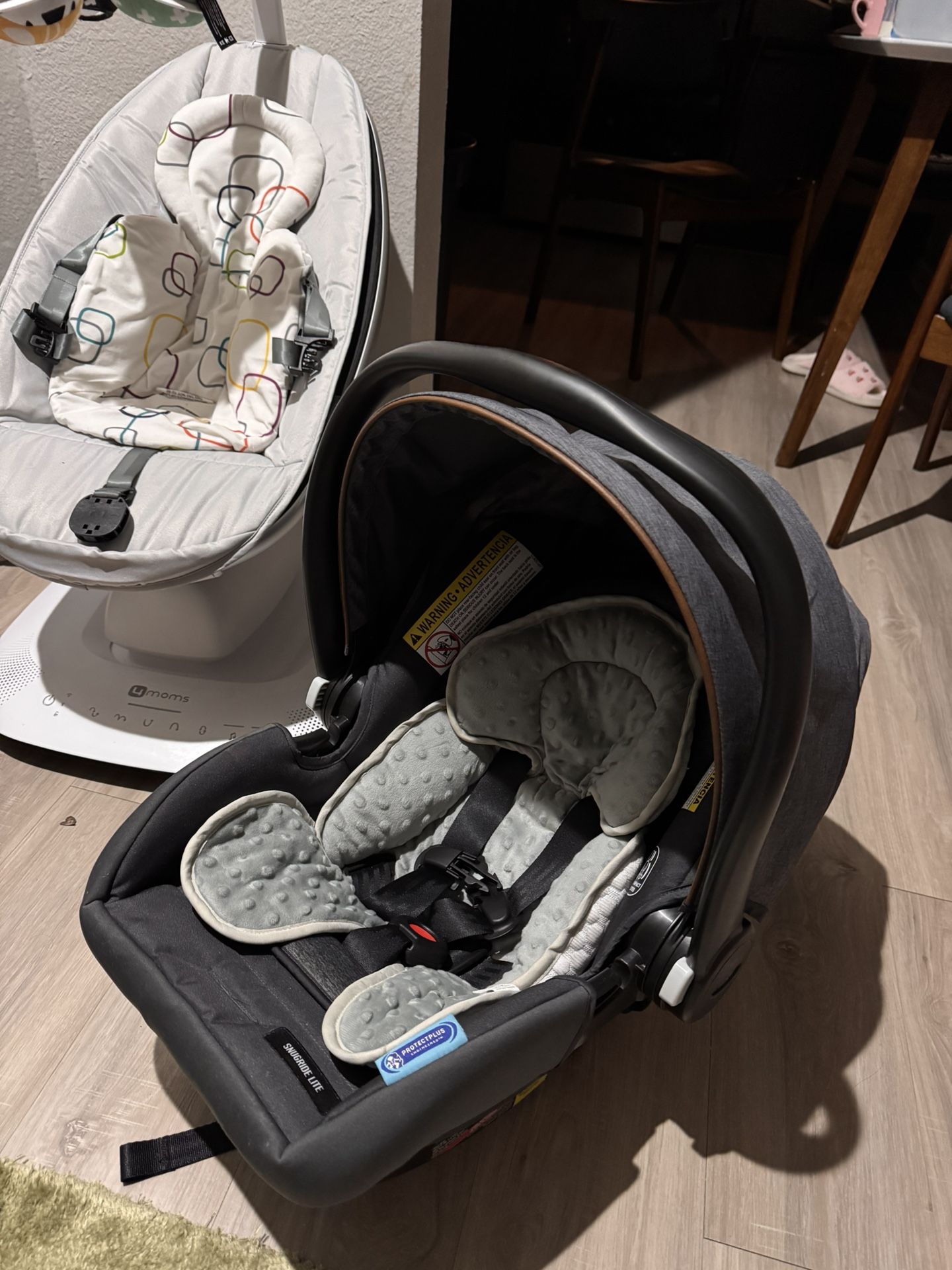 4moms Swing & Graco Car Seat