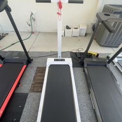 Compact Foldable Treadmill – Like New! 🏃‍♂️