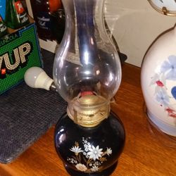 Like New - Vintage Oil & Glass Lamp + Full Bottle Of Oil