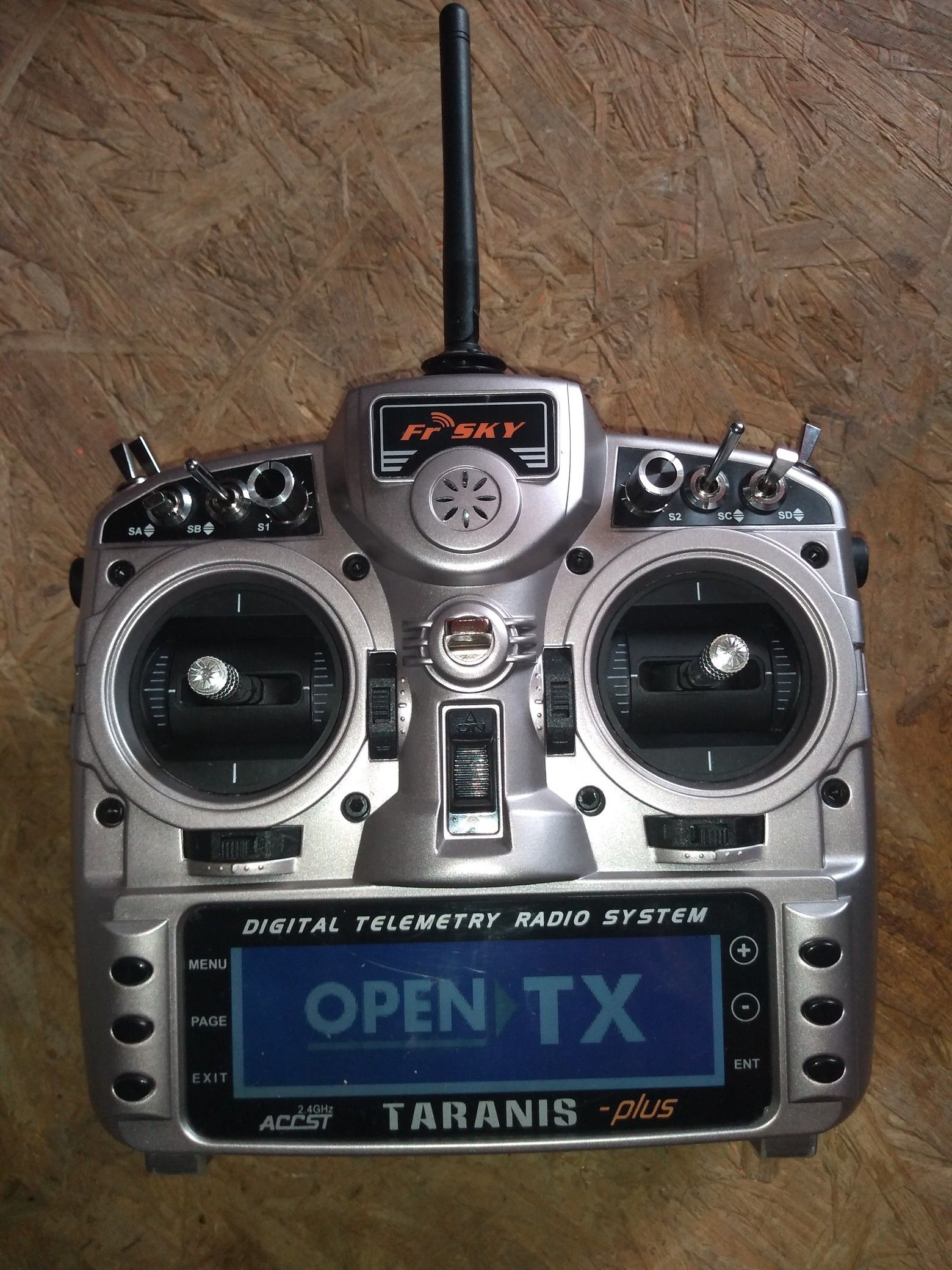 FR_SKY TARANIS-RADIO REMOTE TRANSMITTER