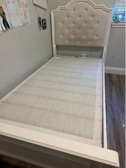 Twin bedroom set