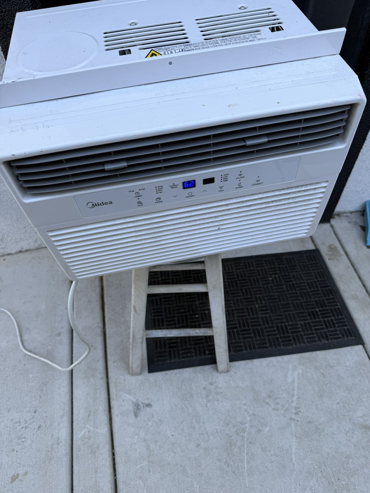 MIDEA 8000 BTU AC WALL UNIT EXCELLENT CONDITION