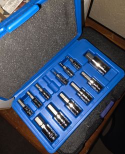 Complete Kobalt 30-Piece Mechanics Socket Wrench Set with Hard Case