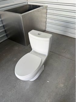 TOTO Aquia II Dual Flush Toilets – CST416M/ST416M – Soft Close Seats – $150 Each