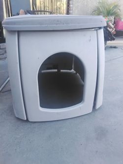 Rubbermaid doghouse