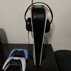 Ps5 Two Controllers Brand New Turtle Beach Headset
