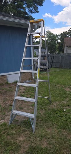 Aluminum ladder