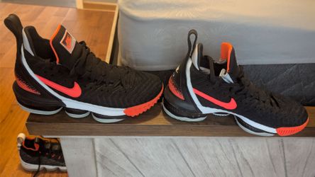 LeBron shoes size 10 Mens
