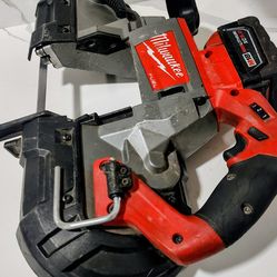 Milwaukee Deep Cut Bandsaw with 5.0 battery