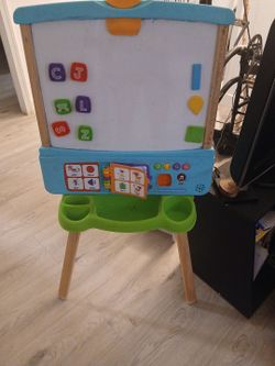 Kids interactive learning easel