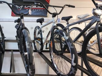 Elite BMX Bandit 26" Bike | White & Black with camo tires k