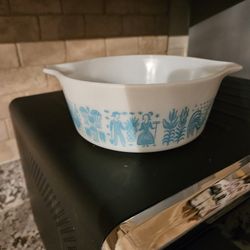 #472 Amish Butterprint 1.5 Qt Casserole Dish Vintage https://offerup.com/redirect/?o=UHlyZXguTm8= Lid