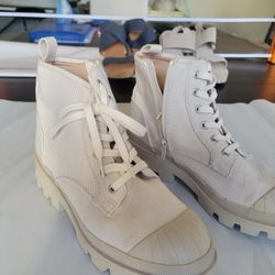 Size 9 Woman's Boots