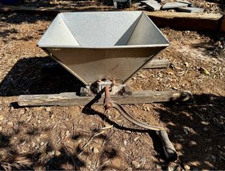 Vintage grape destemmer/crusher