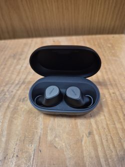 Jabra Elite 7 Pro Wireless Earbuds With Charging Case