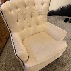 Set of 2 white chairs