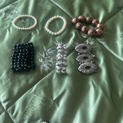 Custom jewelry bracelets