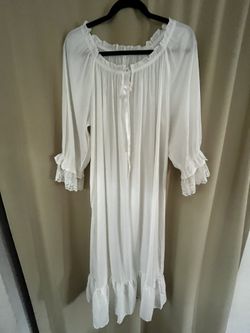 Brand New Women’s Off-White Nightgown Size L