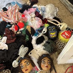 Holloween Costumes And Acsesessories 