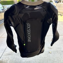 Sixsixone Compression Jacket