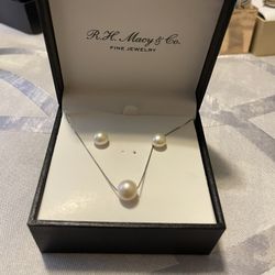 Necklace And Earnings