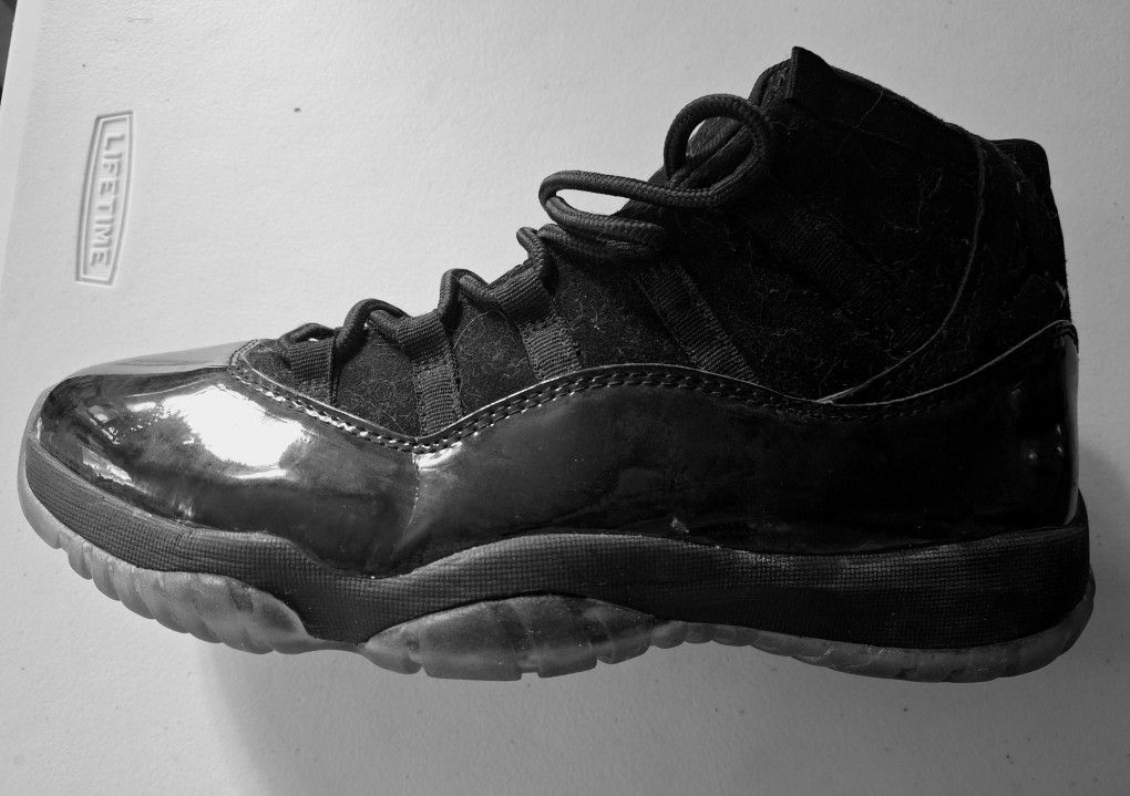 Nike Air Jordan Retro Cap & Gown