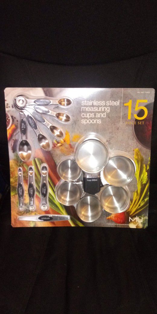 MIU 15 PIECE STAINLESS STEEL MEASURING CUPS AND SPOONS
