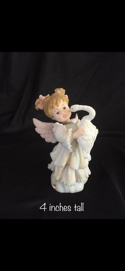Angel Figurine Loving thoughts cherubim