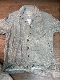 Men’s size M, Hawaiian shirt with white palm tree and bamboo leaf pattern on a light blue background #tropical #summer