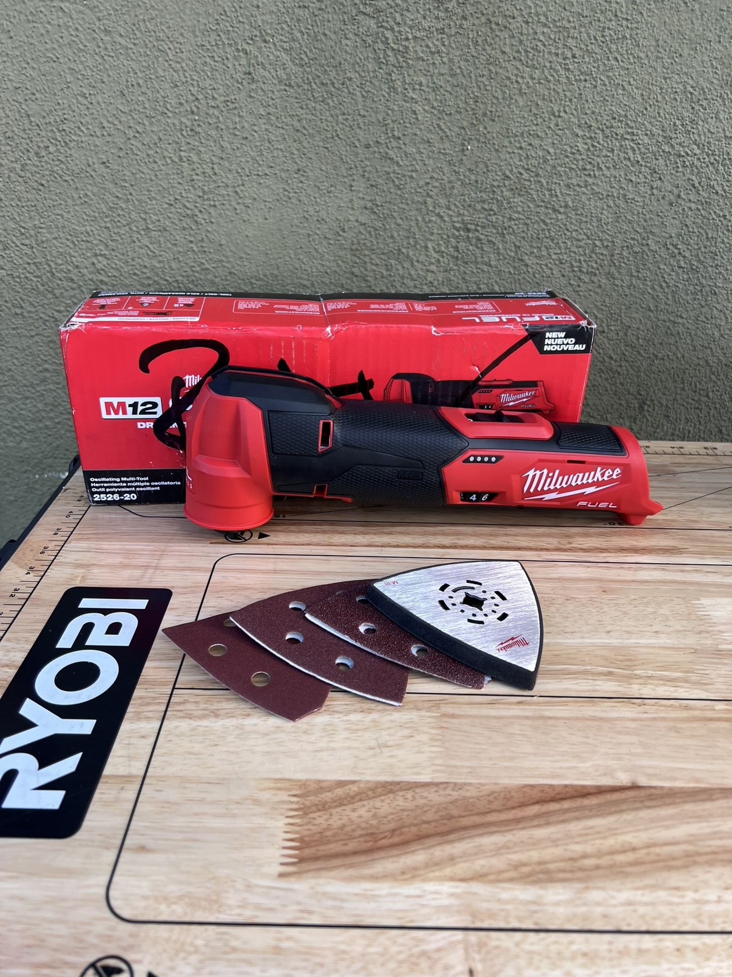 Milwaukee (2526-20) M12 FUEL 12V Lithium-Ion Cordless Oscillating Multi-Tool (Tool-Only)