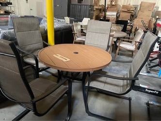 Assembled New Outdoor Dining Table Set w/ 4 Metal Frame Chairs