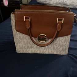 Michael Kors Purse No Stains 