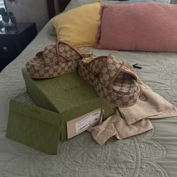 New Beautiful Sandals 