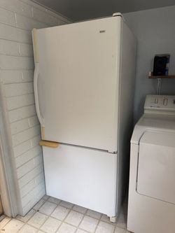 Kenmore Bottom Freezer Refrigerator White