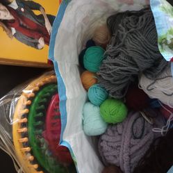 Crochet and knitting loom set with yarn bulk 🧶 🪡