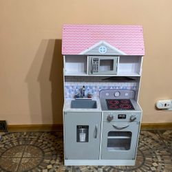 Doll House + Kitchen 