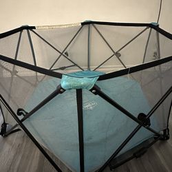 baby playpen/corral
