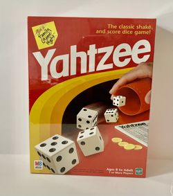 Classic Yahtzee Family Dice Game Ages 8 and up, for 2+ Players