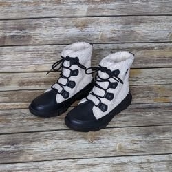 Women's Sorel Explorer II Joan Cozy Boots. Size 8