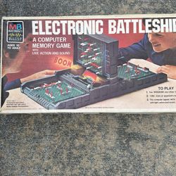 Beautiful Milton Bradley electronic battleship