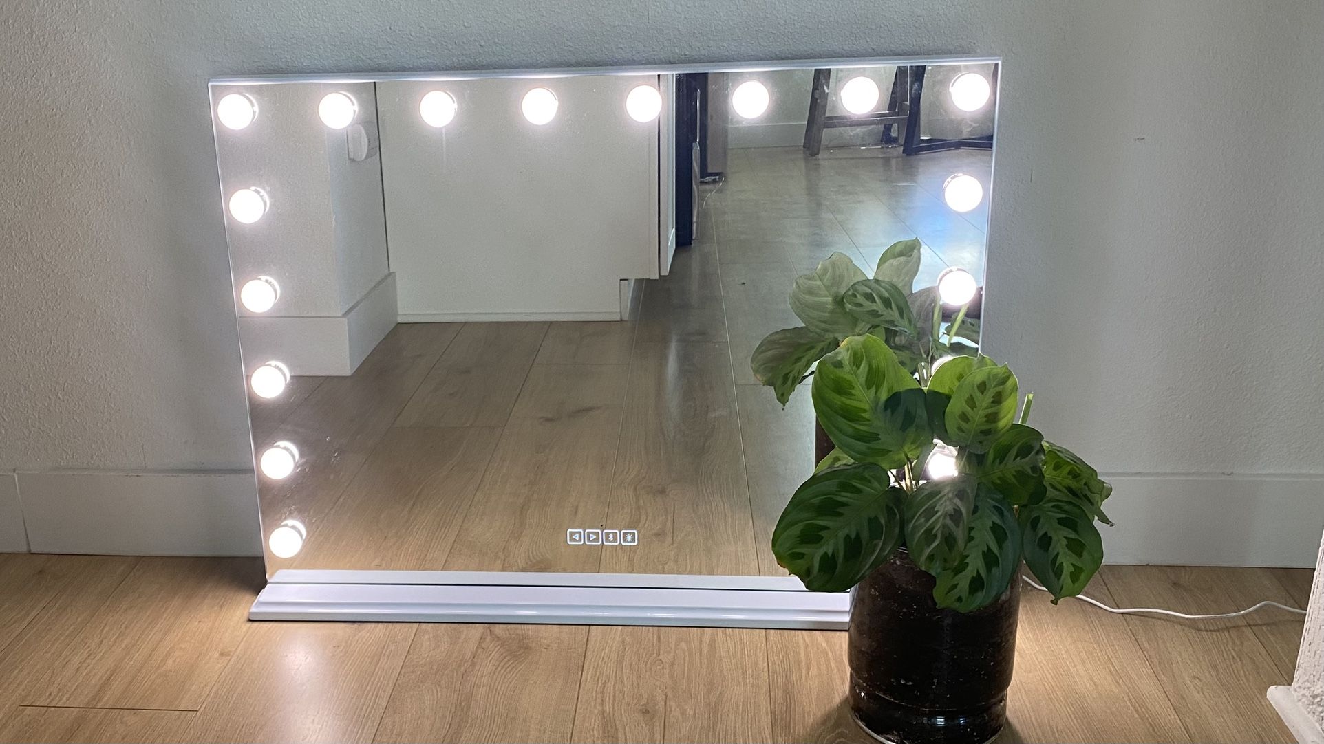 VANITII 32''x23'' Vanity Mirror with Lights Bluetooth Tabletop Wall Mount Metal White