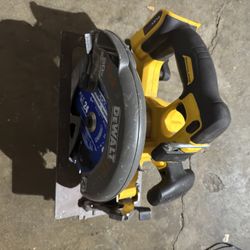 Skill Saw 60V Dewalt 