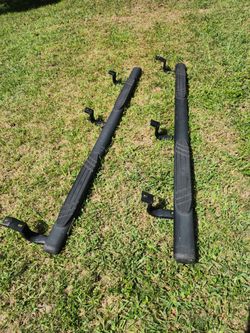 Estribos Go Rhino 4” / Go Rhino 4” Side Steps – Excelente estado