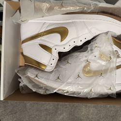 AIR JORDAN 1 ‘Metallic Gold’