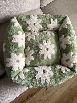 Small pet bed