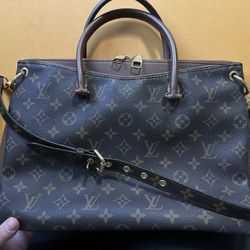 Louis Vuitton Pallas Monogram Purse