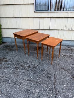 Solid wood nesting tables