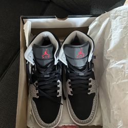 Shoes - AIR JORDAN 1 MID SE “Elephant Print”